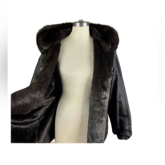 Charles Klein woman Luxurious Black Faux Fur Teddy Jacket